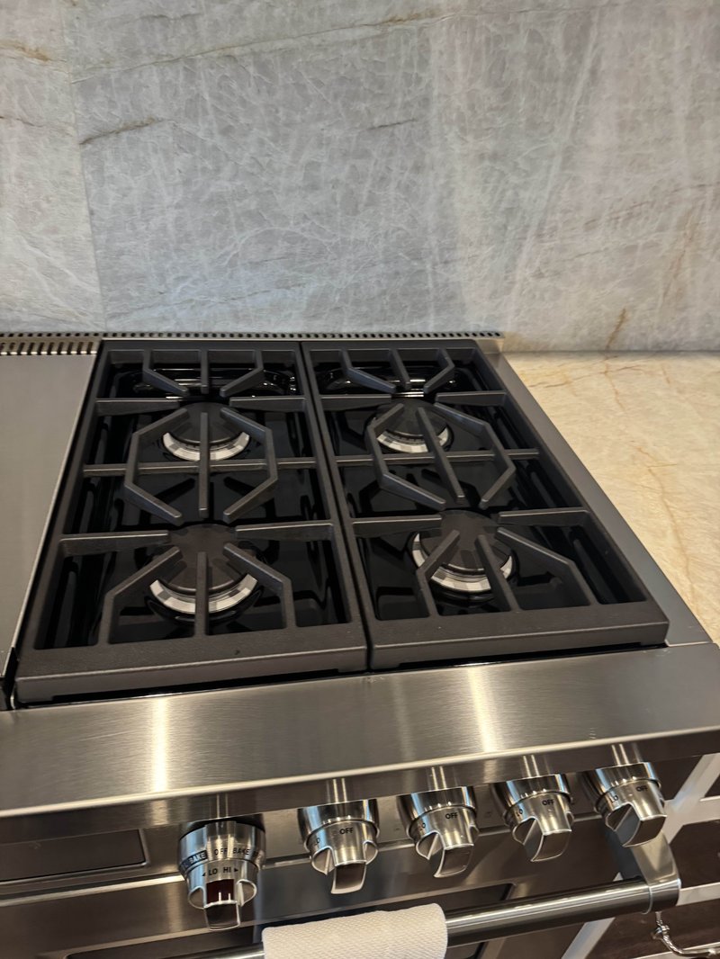 Clean stove and countertop